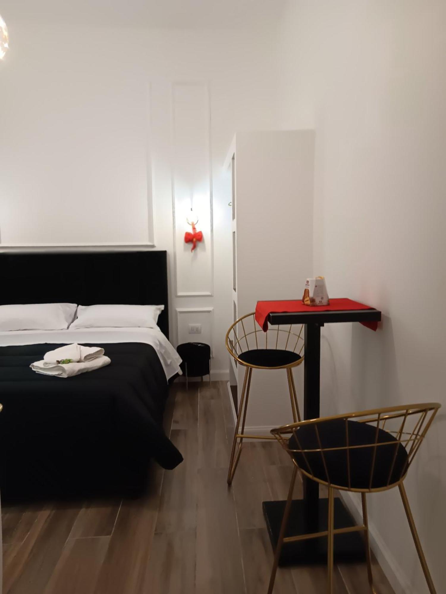 Appartamento La Maison Di Luche' Napoli Esterno foto